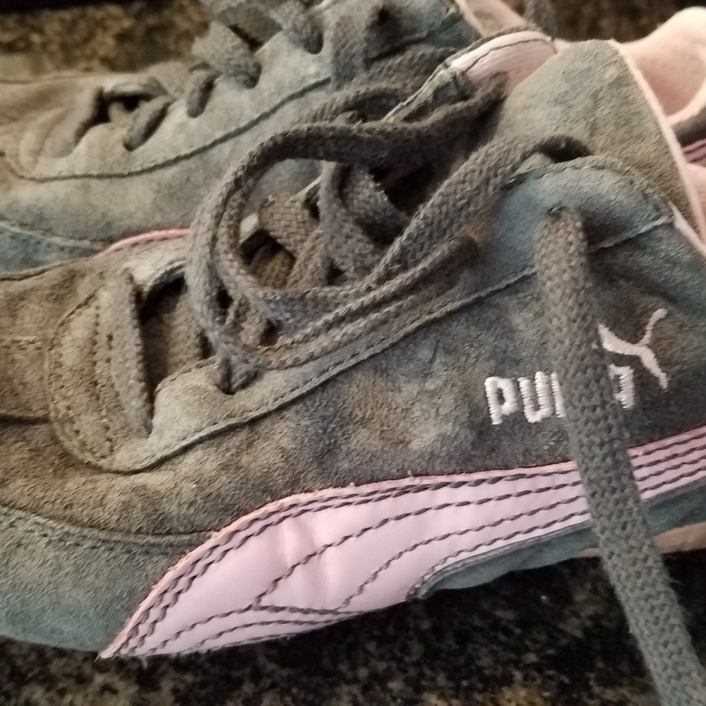 Puma speed cat 8.5 tennis shoes gray pink sneakers